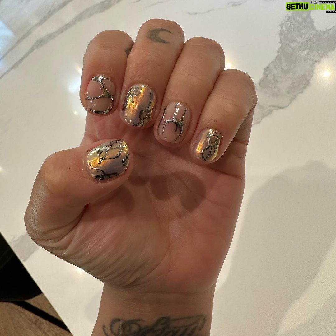 Demi Lovato Instagram - August so far 🙃🖤