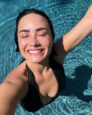 Demi Lovato Instagram - This summer has been *chefs kiss* 🤌🏼 Feeling so grateful and happy 🥰 PS. Only 6k more album inserts to sign 🫨😅