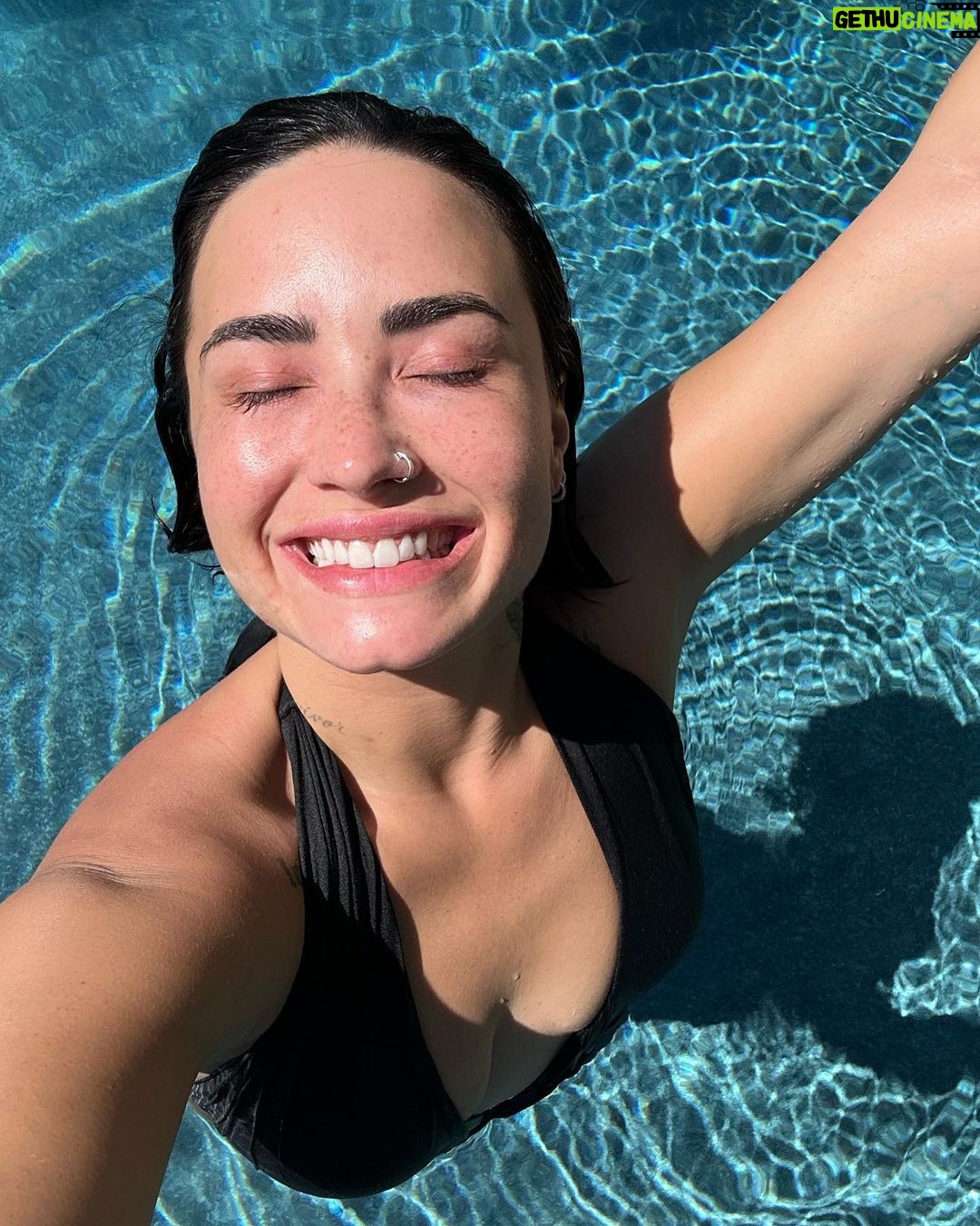 Demi Lovato - 1.1 Million Likes - This summer has been *chefs kiss* 🤌🏼 Feeling so grateful and happy 🥰 PS. Only 6k more album inserts to sign 🫨😅