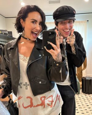 Demi Lovato Instagram - This summer has been *chefs kiss* 🤌🏼 Feeling so grateful and happy 🥰 PS. Only 6k more album inserts to sign 🫨😅