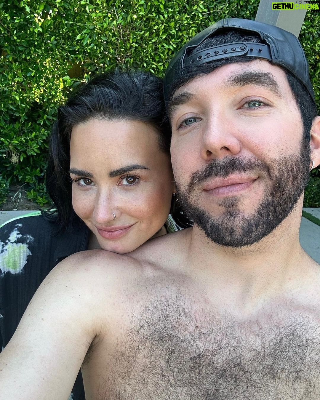 Demi Lovato Instagram - “Summa summa summa time” ☀️🌴🖤