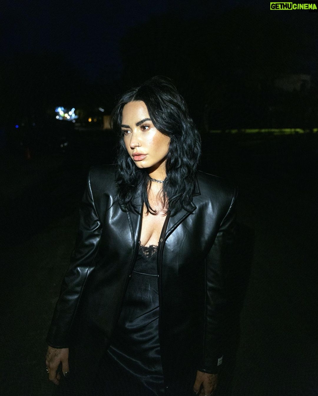 Demi Lovato Instagram - My blood my loins My lungs my noise It’s mine Or I’m just swine