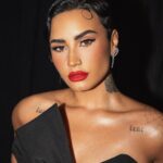 Demi Lovato Instagram - I had a knee brace on under this gown 🤫