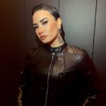 Demi Lovato Instagram - Swipe left so see how hot my boyfriend is
