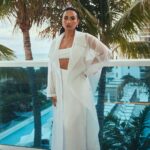 Demi Lovato Instagram – Miami with @boss 🌴
