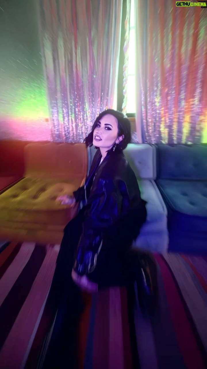 Demi Lovato Instagram - ⚡️ Neon Lights turned rock with @themaineband Have you bb’s presaved REVAMPED yet?
