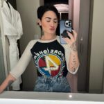 Demi Lovato Instagram - 🖤