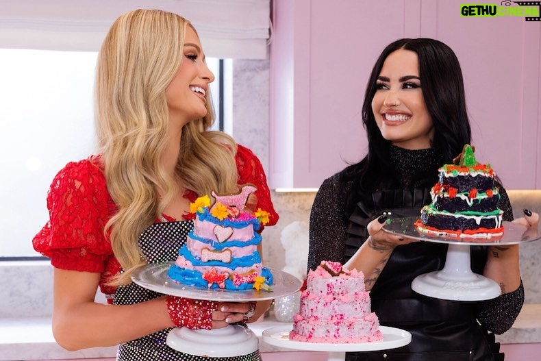 Demi Lovato Instagram - A Very Demi Holiday Special is finally here! ❤️ Watch now on @therokuchannel @obb