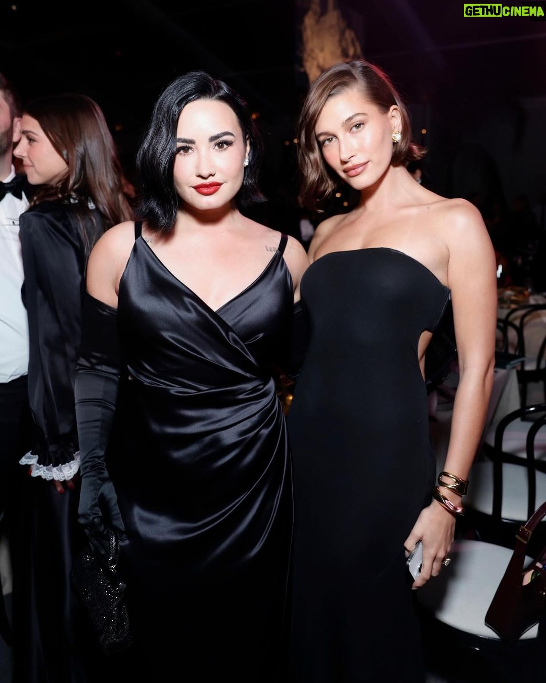 Demi Lovato Instagram - An inspiring evening with @baby2baby 🖤