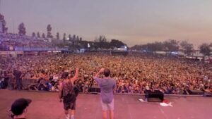 Dengaz Instagram - Eu e o @antonio.zambujo juntos no palco do @meomaresvivas 🔥 
Uma honra!!👊🏼
NADA ERRADO!

#ParaSempreTour2016