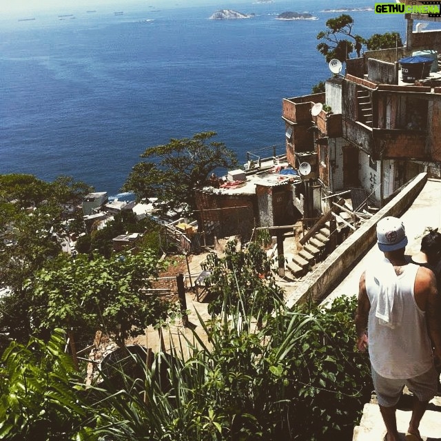 Dengaz - 1.2K Likes - Morro Do Vidigal! 👊
#nicevybz #tamojuntos