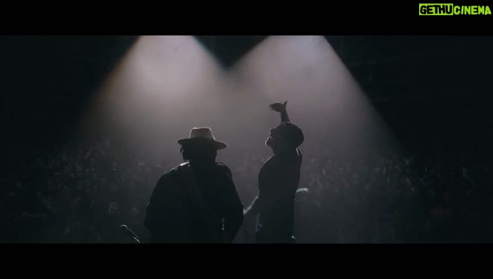 Dengaz - 1.4K Likes - Trabalhei, e trabalhámos muito para chegar aqui!🙏🏼 Muito obrigado a todos no COLISEU DO PORTO E COLISEU DE LISBOA!! Aqui ficam algumas imagens destas duas noites especiais pra nós! (Vídeo completo amanhã no Facebook)
Tamojuntos!
#ahyafamily
#wemadeit