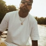 Dengaz Instagram - “Não Se Apaga” já disponível no YouTube e em todas as plataformas! 🏝❤️ Muito obrigado a todos os amigos e família em Morro De São Paulo 🏠 Até já AHYA!