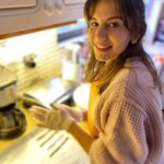Derya Beşerler Instagram - Bu fırın işlerini çözmem hiç iyi olmadı😁🥖🥨🍞👩🏻‍🍳 Sıkıldıkça mutfağa girenler burada mı?🙋🏻‍♀️