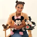 Derya Beşerler Instagram – Minnie ve Mickey lerimle ben❤️ Ortadaki ben🥰 çok seviyorum çok❗️( önümüzdeki bölümlerle ilgili küçük bir spoiler vermiş oldum🤭)