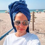 Derya Beşerler Instagram - Plaj modasını yakından takip ederim. Aynen😁⛱️🛟 Çeşme ılıca