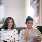 Derya Beşerler Instagram - Okul çıkışı rutin kavga sebebi😆🙋🏻‍♀️🙋🏻‍♀️ #sisterissues👯‍♀️