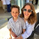 Derya Beşerler Instagram - Çünkü teyzelik hiç varolmamış uzaktan kumandalı roketatarı saatlerce google da aramaktır🫶🏼☺️