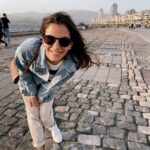 Derya Beşerler Instagram - Yine görüşürüz İzmir'im💙 Denizinin rengi adeta ülke gündemine dönmüş.. umarım tekrar geldiğimde masmavi bulurum körfezi🙌🏼🔆