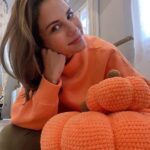 Derya Beşerler Instagram - Gece 12 yi göremeden balkabağına dönüşenler burada mıııı? Burdaaaa🖐🎃