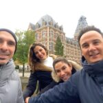 Derya Beşerler Instagram - Tam Hollanda biletlerimizi aldığımız sırada fırlayan dolar ve euro kekremsi bir tat bıraksa da artık yapacak bir şey yoktu😌🏠her şey çok pahalı diye söylene söylene dolaşarak biraz deşarj oldum. Günde attığım 20.000 adım da bunun ispatı😁🏃🏻‍♀️