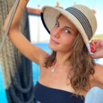 Derya Beşerler Instagram - Padam padam padam.. il arrive en courant derriere moi👒🎶