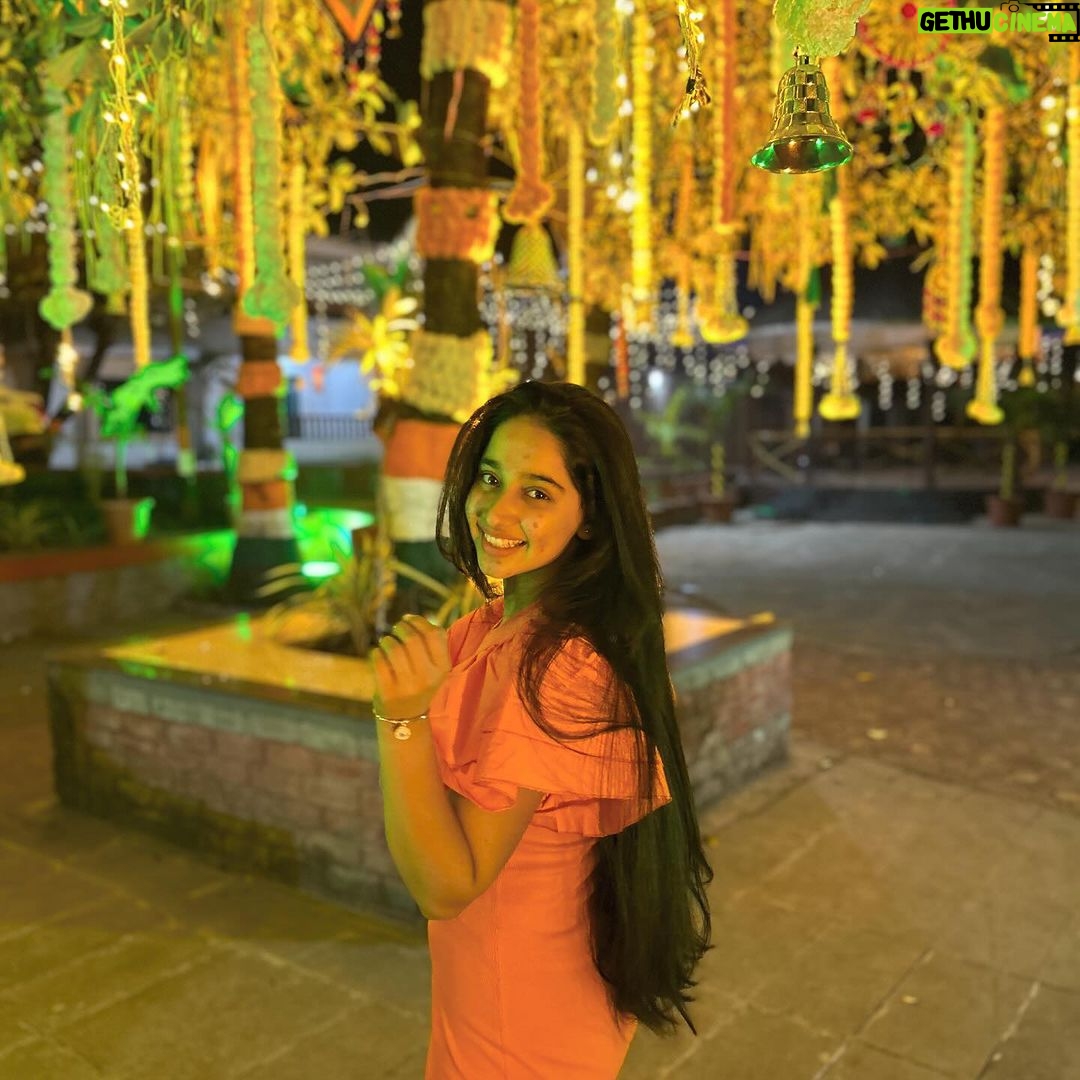 Deshna Dugad Instagram - Orange 🍊😉 . . #deshna #deshnadugad