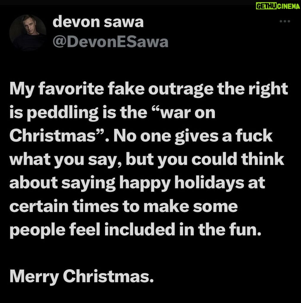 Devon Sawa Instagram - It’s that time of the year to remind you that FOX News wants you to keep tuning in by keeping you mad. Keep selling you my pillows and Goya beans 😉