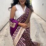 Dhanya Balakrishna Instagram - 💜🤍💜🤍💜 #sareestory #benarasi #sareeshoot