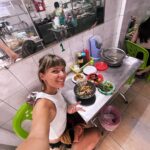 Diana Nicolau Instagram - Ho Chi Min selfie stick mode: ON! 😎 🦞 💙 E uma propagandazinha no fim para limpar o palato 😏 Ho Chi Minh City, Vietnam
