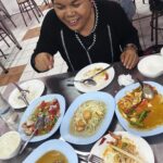 Diana Nicolau Instagram - Bangkok favorites - day 2/3 😷❤️ (ver reel do dia) Best of do dia: Sunny 🫶🏾 PS- 🚨 conteúdo sensível na última foto 😳 #bangkok Bangkok, Thailand