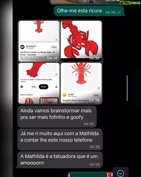 Diana Nicolau Instagram - O meu dia em 8 slides. Os últimos 2 são os meus 37 resumidos em segundos, cortesia da mana mais velha. 😏 @ana_ni_ana 😏Aquela que está sempre para aparar golpes, dar o ombro e também tentar meter-me juízo na cabeça quando a milhares de kms de distância lhe digo que estou a pensar fazer uma tatuagem, pelo WhatsApp e ela com toda a paciência me tenta dissuadir e eu lhe respondo: “done!” e mesmo assim ela entende, não julga e ri comigo. 😌 Comecei o dia de sorriso amarelo a obrigar-me a sair da cama, mas como tenho as melhores amigas que não me deixam NÃO fazer nada neste dia, foi um dia tudo menos amarelo e depressivo. Nem a depressão Irene deu cabo dele. Balanço: As receitas asiáticas estão aprovadas! O saca-rolhas eléctrico da mãe faz sucesso. Tive um ano sofrido, mas do caraças! Amigos novos, viagens nas pernas e desafios daqueles. 🙄 Tenho mais amigos do que acho, muita gente boa à minha volta e nem sempre me lembro disso. Uma família que está sempre lá. E um namorado que é um mimo. Apaguei as velas e no momento de pedir um desejo disse: “Não sei o que hei-de pedir, acho que isso é óptimo sinal, não é?!” 😏 All good. 😌