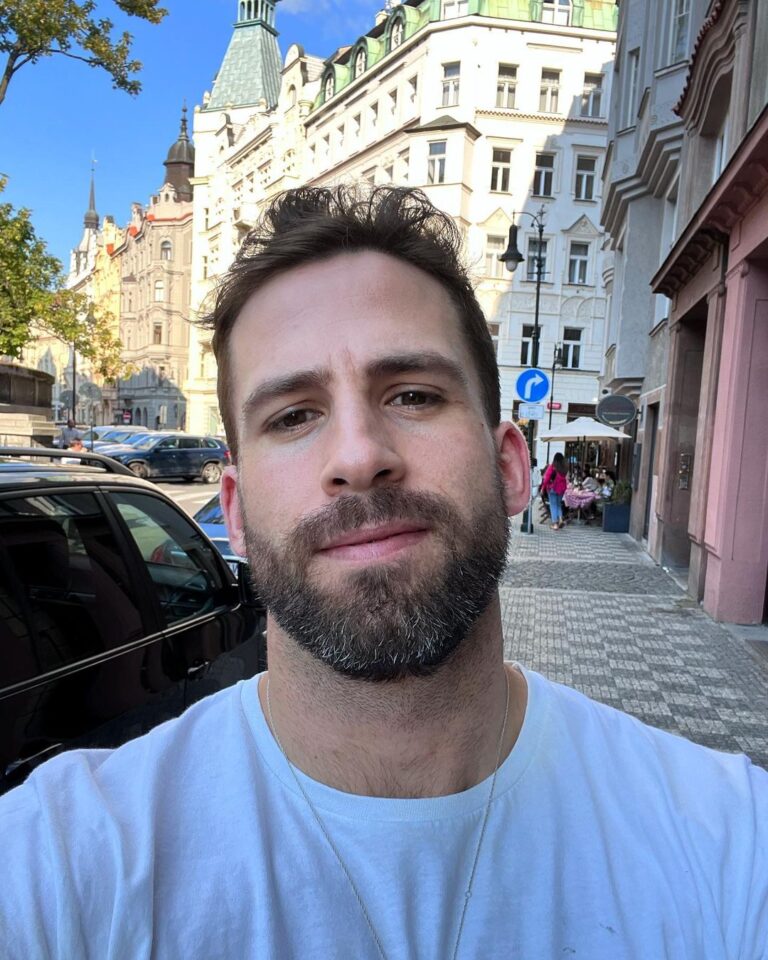 Dino Fetscher Instagram - Bearded Prague wanderings 🇨🇿