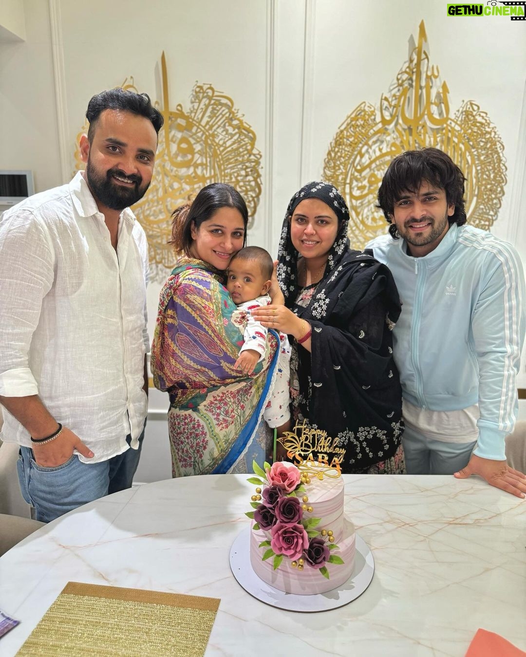 Dipika Kakar Instagram - Wish u a very happy birthday @saba_ka_jahaan …. Hamesha aise hi khush rahe tu dil se yahi dua hai… & I know now that u have @khalid_niaz23 by your side wo tujhe kabhi udaas hone hi nahi dega… Thank u sunny… humaari saba ko itni saari khushiyan dene ke liye❤️❤️❤️…. Love you both . . mai phir post ke liye late hogaye 🤣 . . thank u @dcakecreations for the lovely cake ❤️