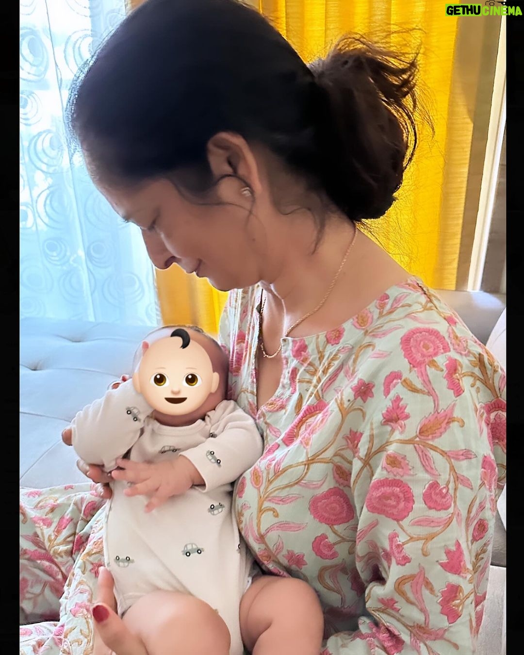 Disha Parmar Instagram - Happy Birthday Mumma! I Love you soo much more than ever now! 🥹🥰 Me & Navu both