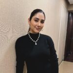 Disha Parmar Instagram - Black Swan! Co ord set - @a.la.modebyakanksha Necklace - @glamjoyeria