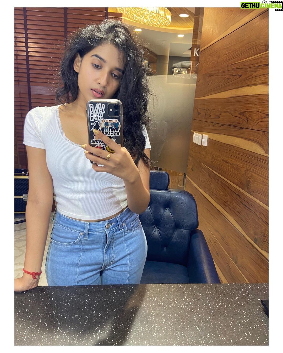 Divyadisha Mohanty Instagram - Mirror !! Mirror!! on the wall , tell no more lies of who we are ….😇