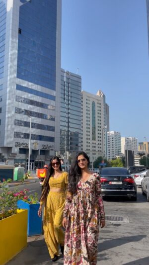 Divyadisha Mohanty Instagram - Jara haule haule chalo 🤭
@iamdivyadishamohanty 🤪

#reelsvideo #reel #abudhabiinstagram #abudhabi #abudhabilife #trip #dancer #performer #bhoomika #divya #trendingreels #trendingsongs #trendingnow
