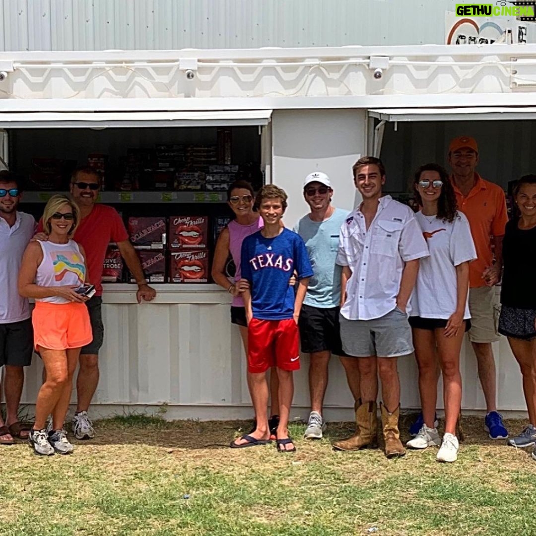 Dixie Carter-Salinas Instagram - Happy Fourth of July!! Celebrating our great country tonight in @seymour_tx. Love our family tradition of buying fireworks from TMZ’s Fireworks. Love our country. Love this great state. #usa #4thofJuly #merica #texas #ranchlife #family 🇺🇸 Seymour, Texas
