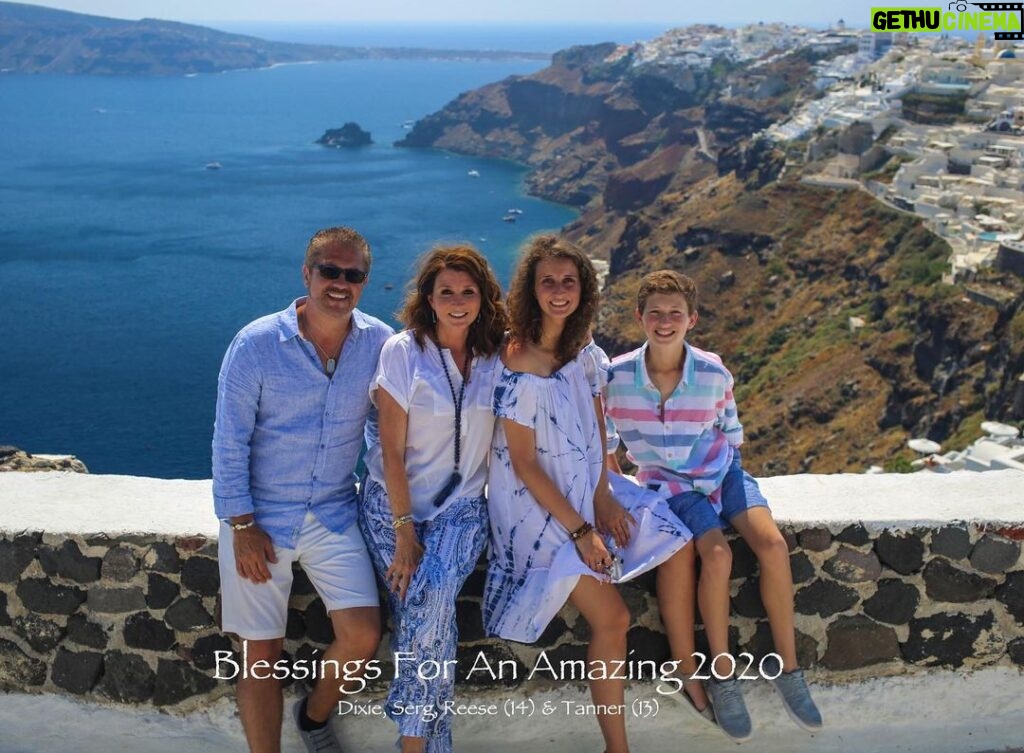 Dixie Carter-Salinas Instagram - Wishing you a blessed 2020 from my family to yours. Happy New Year! #family #love #2020 #happynewyear Oía Santorini, Greece