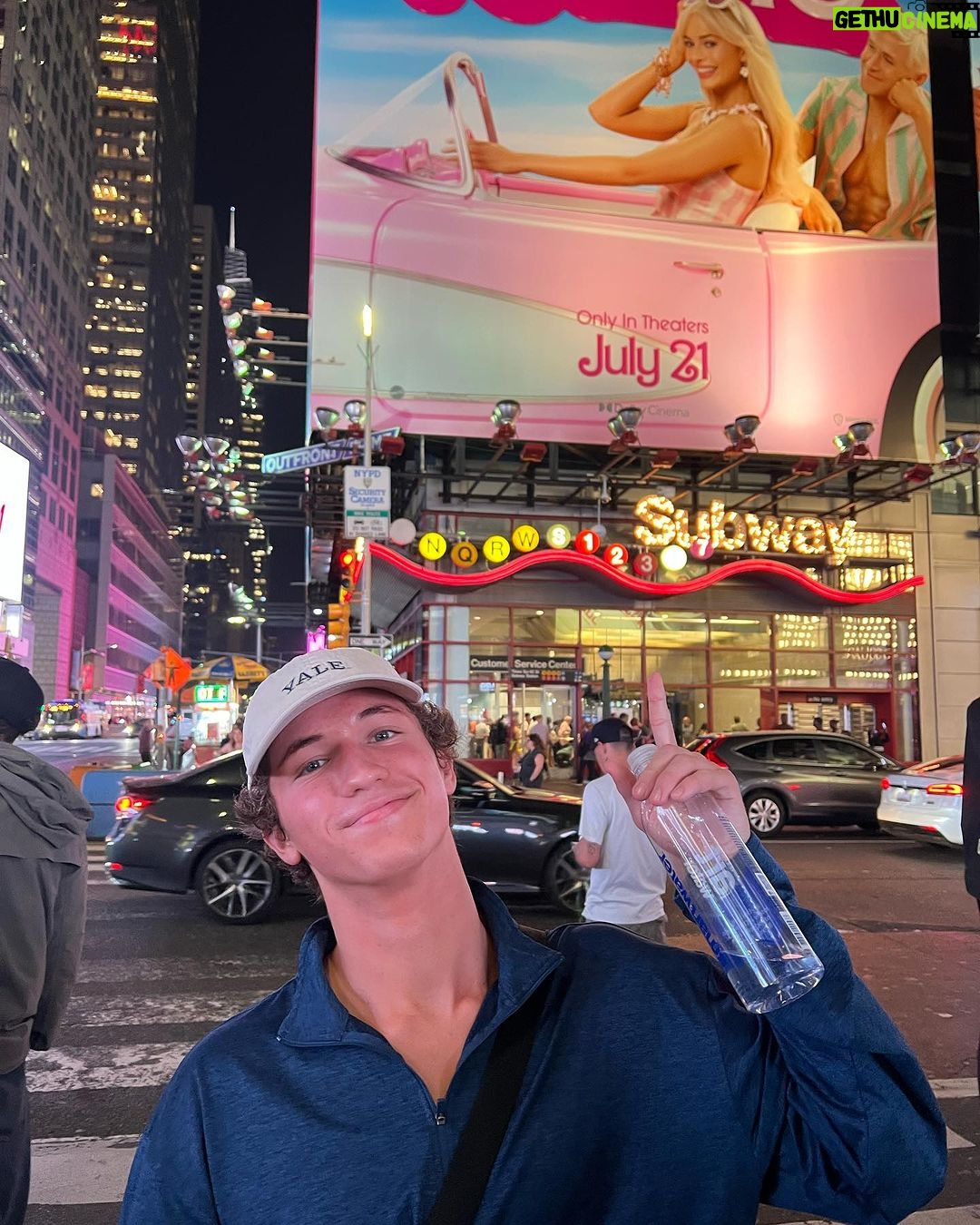 Dixie Carter-Salinas Instagram - It’s a good thing every day is National Son’s Day because I missed the official one. To my incredibly kind, talented, gorgeous, smart, @margotrobbieofficial lovin’ little boy, I sure do love you.