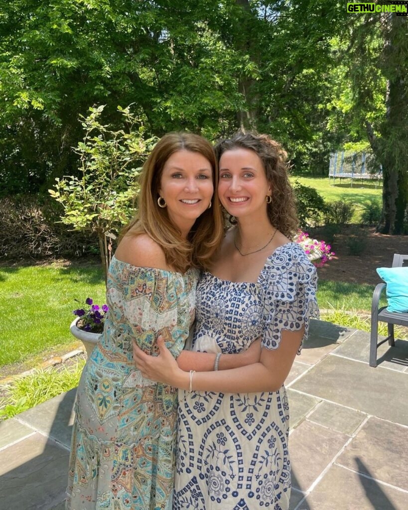 Dixie Carter-Salinas Instagram - CONGRATS to my baby girl on her graduation. So proud of you Reese and love you more than I can ever say. So excited to watch you soar in college. Love you mucho!! ❤️💙