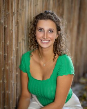 Dixie Carter-Salinas Instagram - HAPPY 18th BIRTHDAY to my beautiful daughter!!! Reese, God blessed me beyond measure when I became your mama.  Your kind, generous spirit is such a gift. It’s surreal to even imagine my baby is 18 and taller than me. I love you more than I can ever put into words. Time is flying by so fast and it makes me sad your high school graduation will be here in a blink of an eye  but I know your next adventure at @olemiss will be your best ever. I’m so jealous!! Stay true to yourself and your faith.  Love you my baby girl… #happybirthday #hottytoddy ❤️💙 #mybabygirl