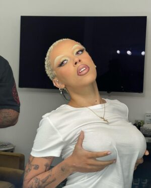 Doja Cat Instagram - jugs