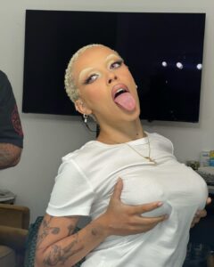 Doja Cat Instagram - jugs