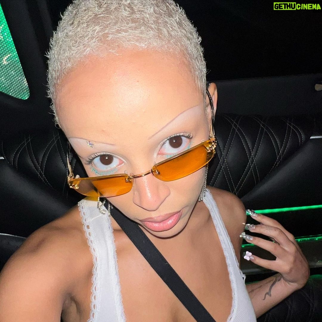 Doja Cat Instagram - as a joke we should all make PTTR go #1 how hilarious would it be just think about that
