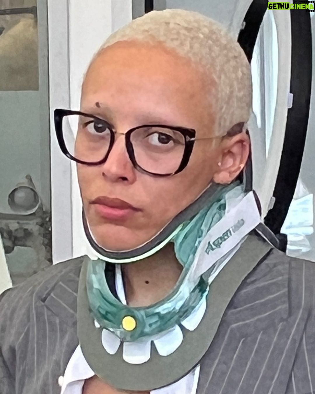 Doja Cat Instagram - i’m fine my neck is fine