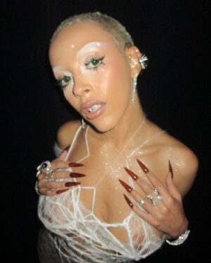 Doja Cat Instagram - @monsemaison 🕷️