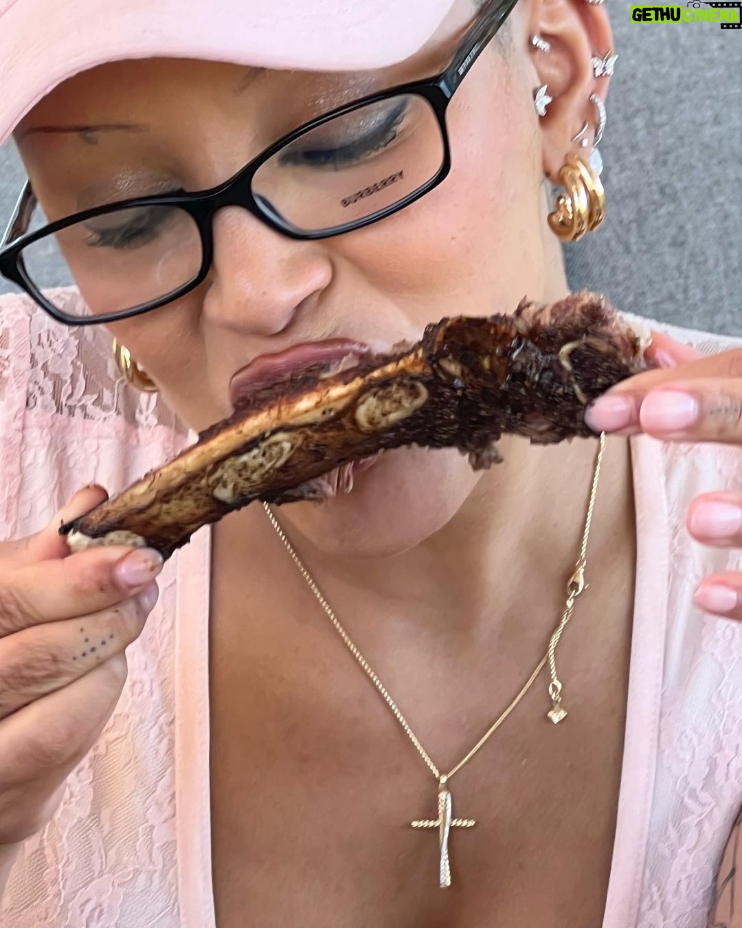 Doja Cat Instagram - i’m literally just amala and i like to chill
