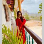 Dolly Chawla Instagram – Loki kehnde ne khus rhya karo ok 
Te duje pase ohi kisinu khus rhn ni dende… 🤷‍♀️🤷‍♀️
Gall ajeeb 👀 aa but sachi aa ….

Styled by @stylebysugandhasood 

#postoftheday #newpost #thoughtoftheday #beauty #mumbaiweather #bts #friendsforever